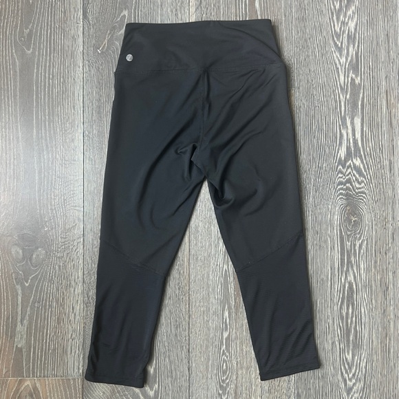 Z by Zella Black 7/8 leggings with panels at bottom of legs. Women’s Small - Picture 6 of 9